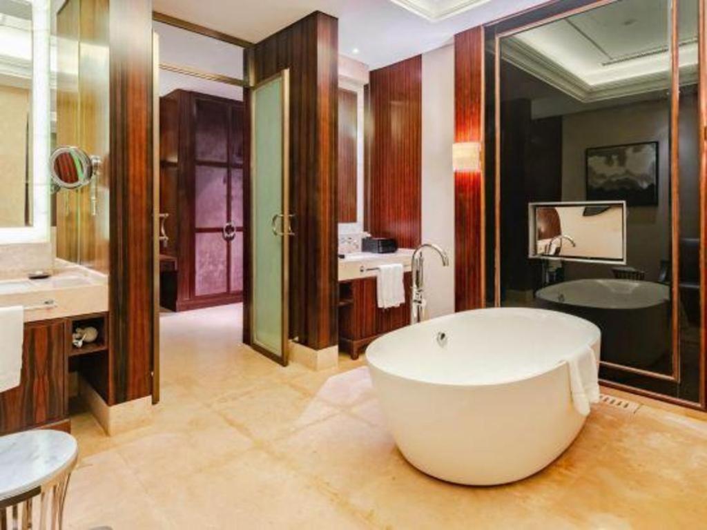 Eadry Royal Garden Hotel Haikou Haikou (Hainan) Exterior foto